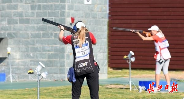 小型飞碟狙击竞技，精准射击的技术比拼