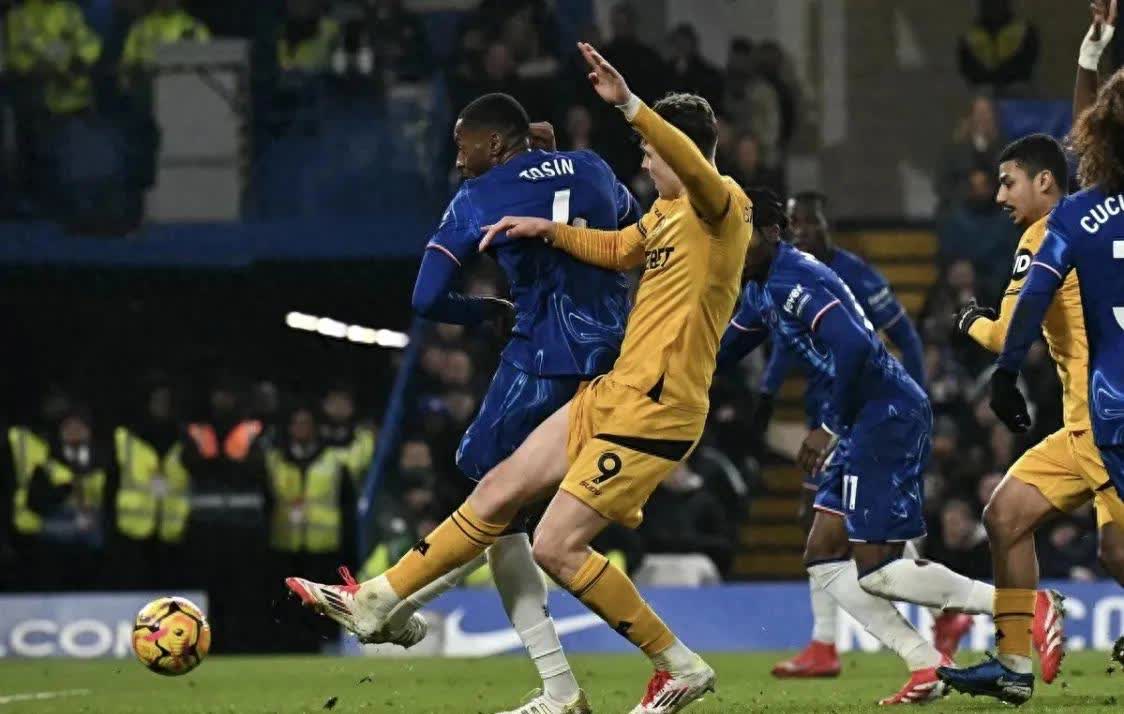 米兰体育app平台-英超经典战役，精彩进球和关键扑救让现场沸腾的简单介绍