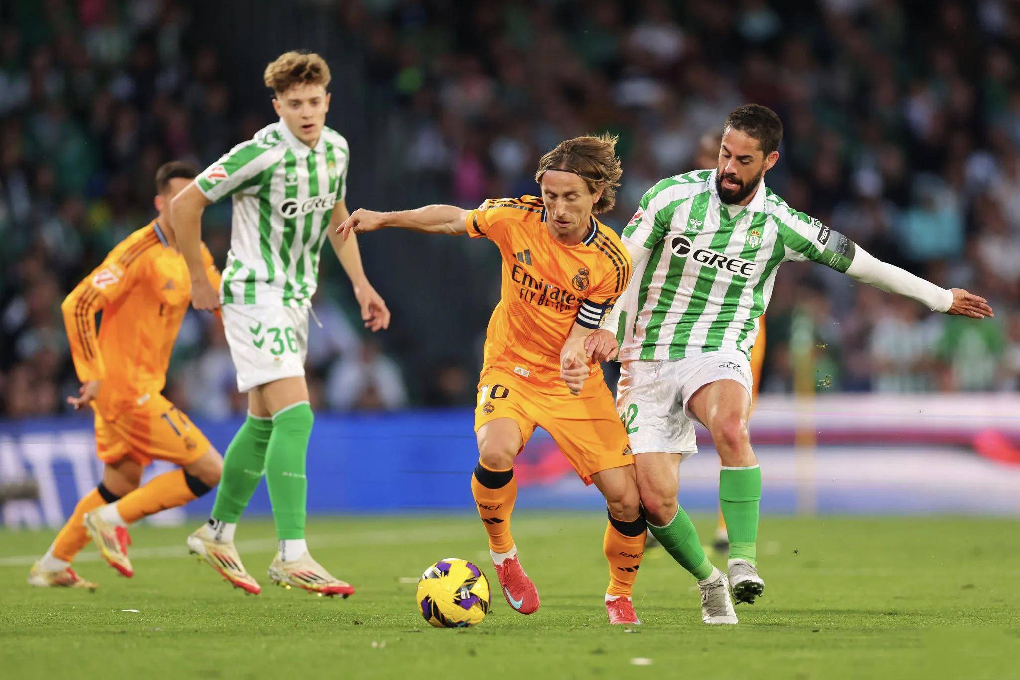 米兰体育下载-关于西甲经典对决，比分1-0，决胜球由高效前锋破门，关键数据：射门转化率53%、角球优势明显的信息