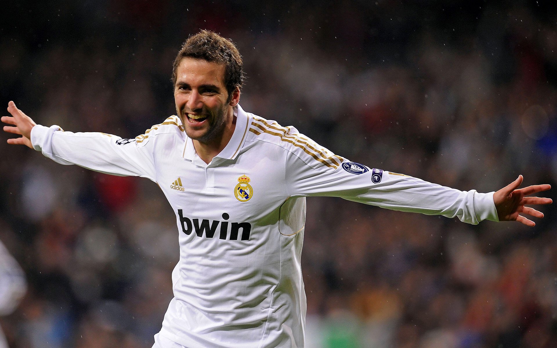 前场站位灵活打乱盯防节奏